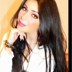 Meet your Posher, Ghada